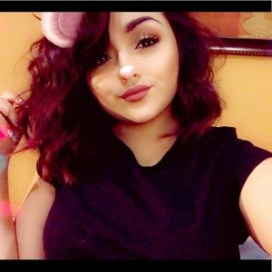 Meet your Posher, Mirella